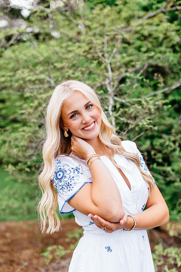 DELUXE SENIOR SESSIONS | MENTZER,MADDIE-0078.jpg