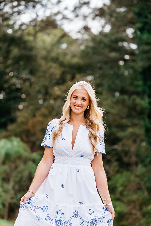 DELUXE SENIOR SESSIONS | MENTZER,MADDIE-0105.jpg